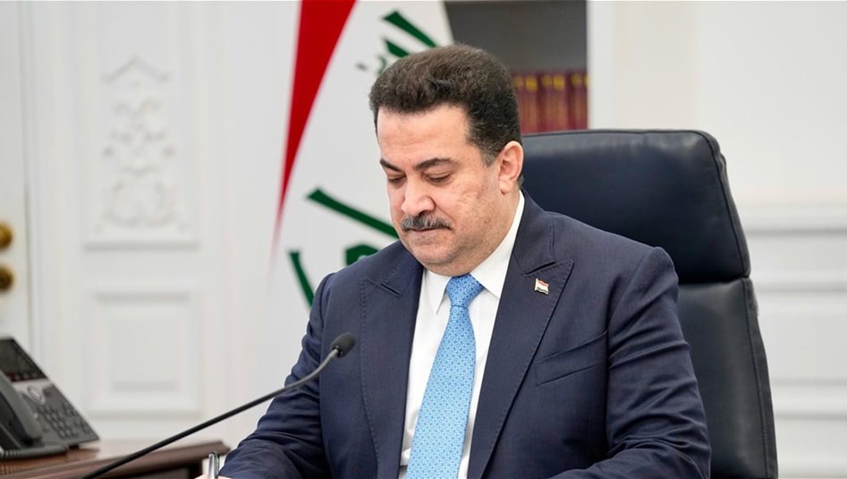 مكتب رئيس الوزراء: قانون الموازنة الثلاثية نص على إيقاف التعيين والتعاقد بدوائر الدولة