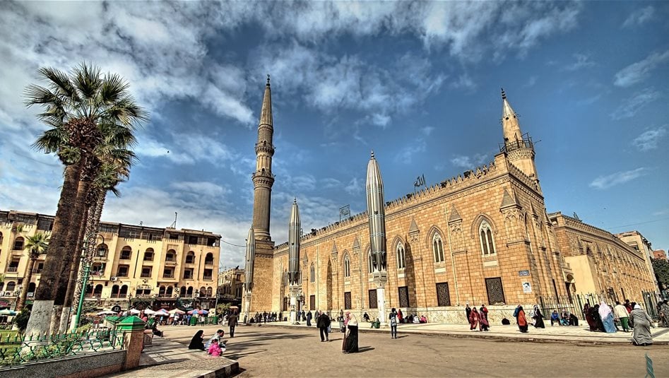 لهذا السبب.. إغلاق ضريح الإمام الحسين في مصر 