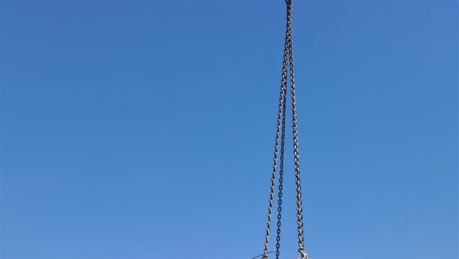 ضمن حملة بغداد أجمل.. رفع الكتل الكونكريتية من طريق رئيسي في الغزالية (صور)