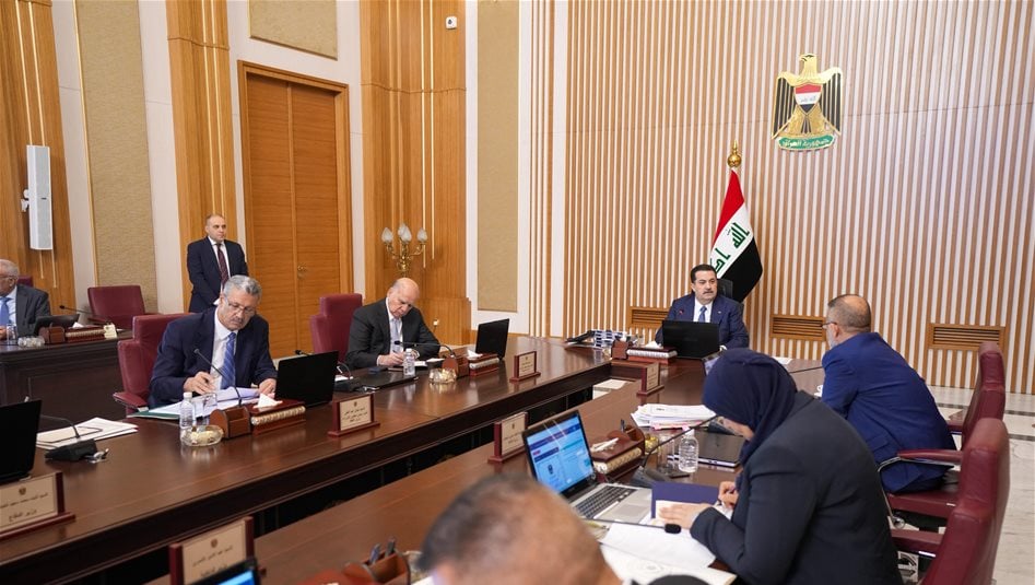 بينها يخص النفايات والكهرباء والمشاريع المتلكئة.. القرارات الكاملة لجلسة مجلس الوزراء