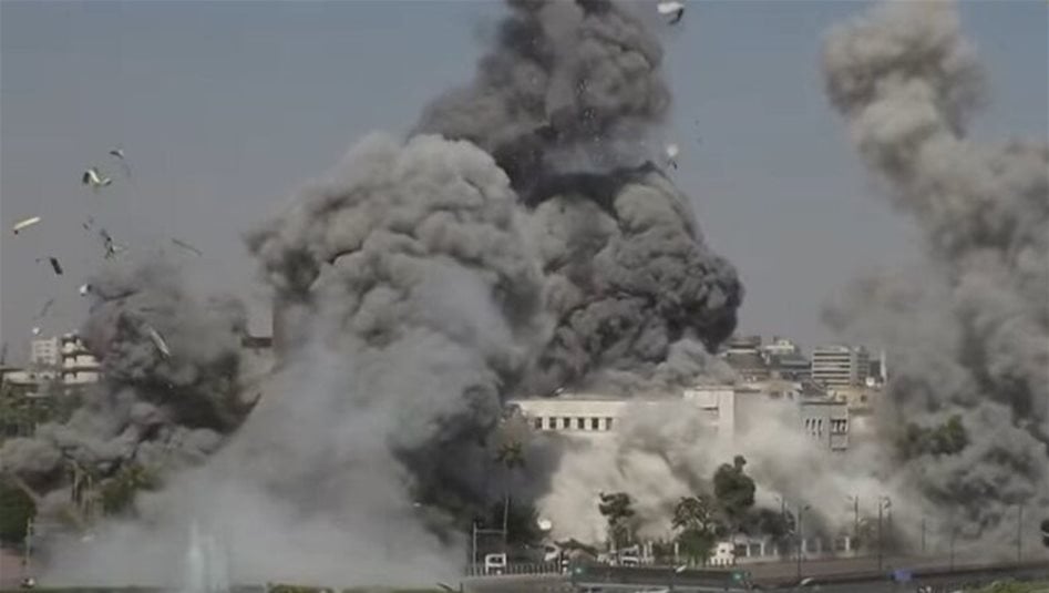 بالفيديو.. هلع في شوارع دمشق لحظة القصف