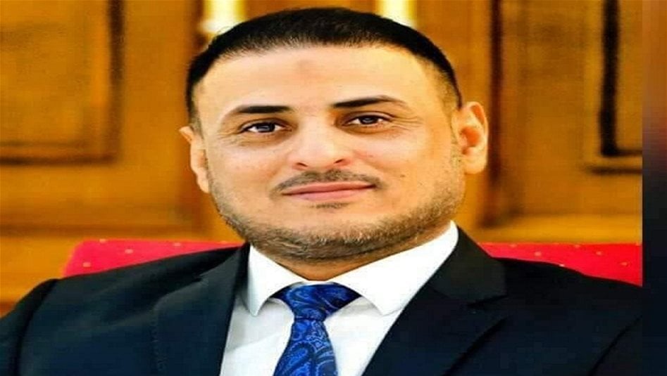 أثار غضباً شديداً.. ناشطون يتداولون مقطعاً لمحافظ واسط أثناء حريق الكوت