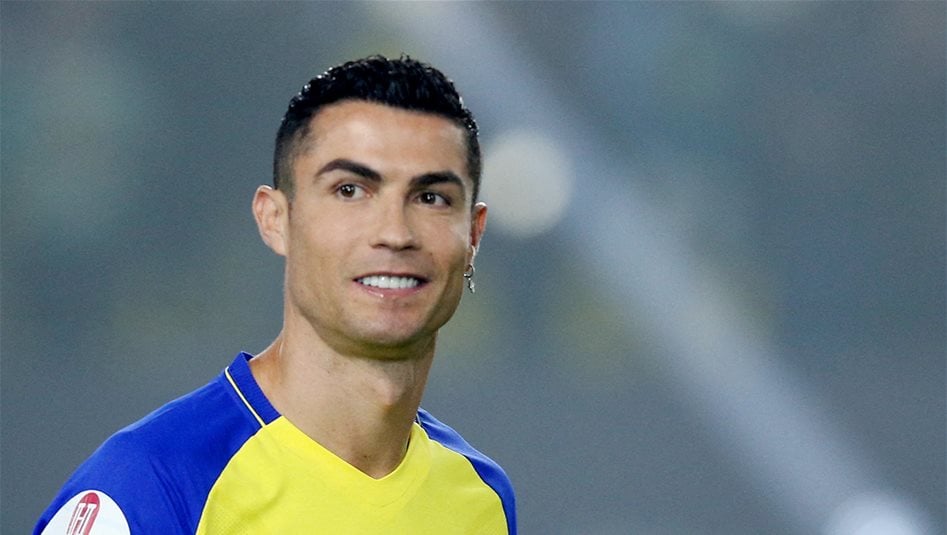 بالفيديو.. رونالدو يفاجئ طباخ النصر
