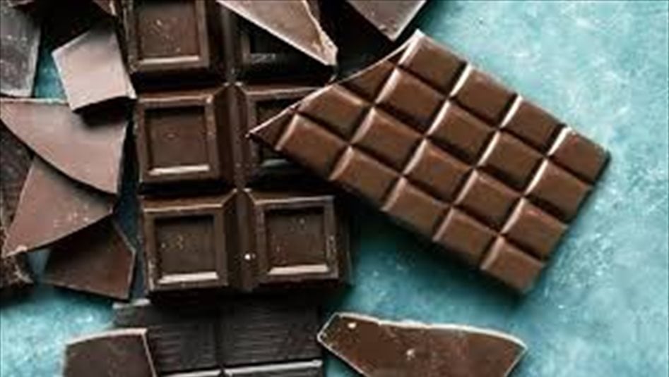 هل الشوكولاتة الداكنة واللّوز وجبة صحية؟
