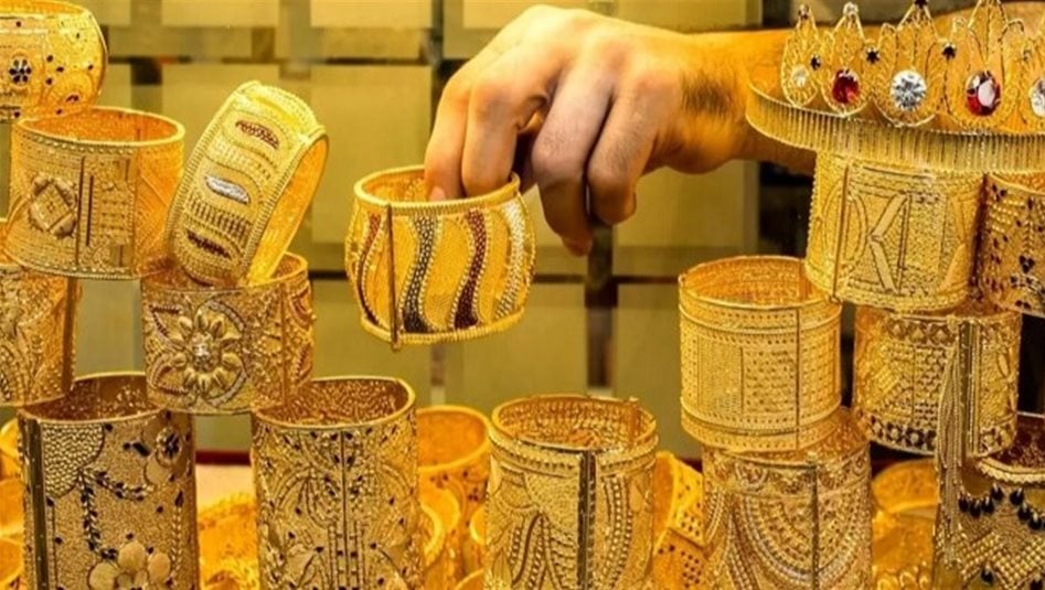 العثور على مخشلات ذهبية ومبالغ طائلة داخل قاصة متروكة في الكاظمية (صور)
