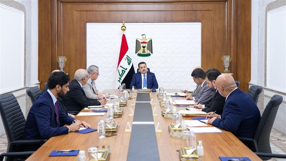 اجتماع حكومي يناقش آليات تطوير صناعة المشتقات النفطية وزيادة انتاجها وتسويقها