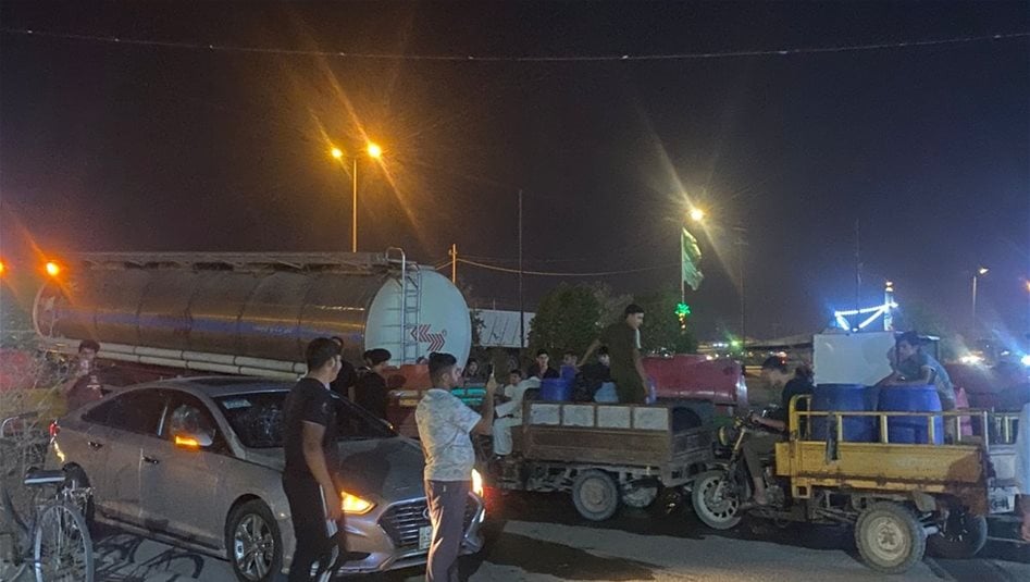 في البصرة... طوابير للحصول على المياه (فيديو)