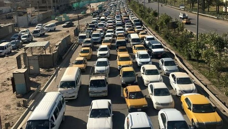 السيارات شبه متوقفة.. ازدحام مروري جديد يخنق بغداد