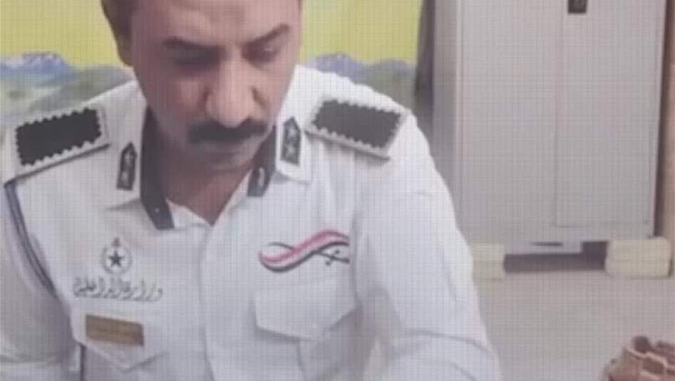 رجل مرور عراقي يعثر على حقيبة مليئة بالمصوغات الذهبية ويسعى لإعادتها لأصحابها