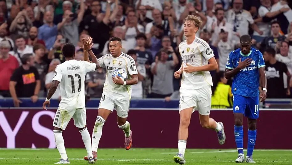 مبابي يعادل رقم نيستلروي في دوري الأبطال