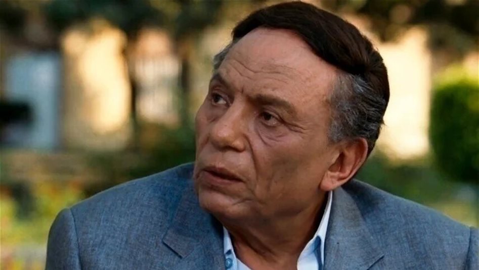 ضجة في مواقع التواصل الاجتماعي بعد نشر صورة جديدة لعادل إمام