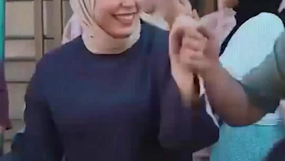 عائلة عراقية تحتفل بنجاح ابنها وعبوره مرحلة الثالث المتوسط