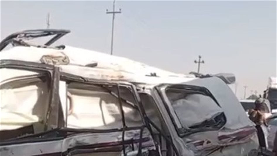 شكل الـ"لاندكروزر" تغير من شدة الضربة.. حادث كارثي يوقع ضحايا في البصرة