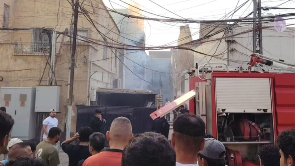 حريق يلتهم منزلاً في منطقة الكرادة.. الدفاع المدني تدخل