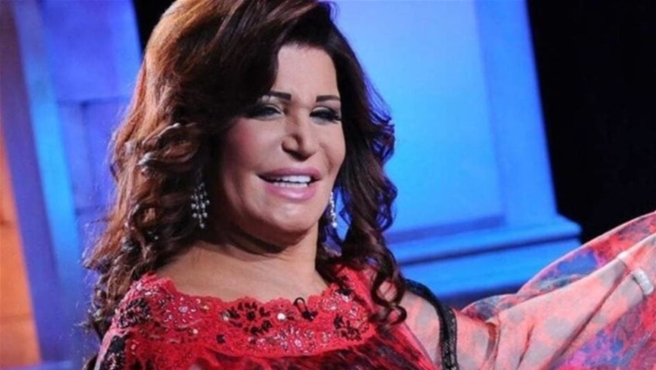 فنانة مشهورة تصدم جمهورها.. &quot;ساضع المسامير في ظهري&quot;