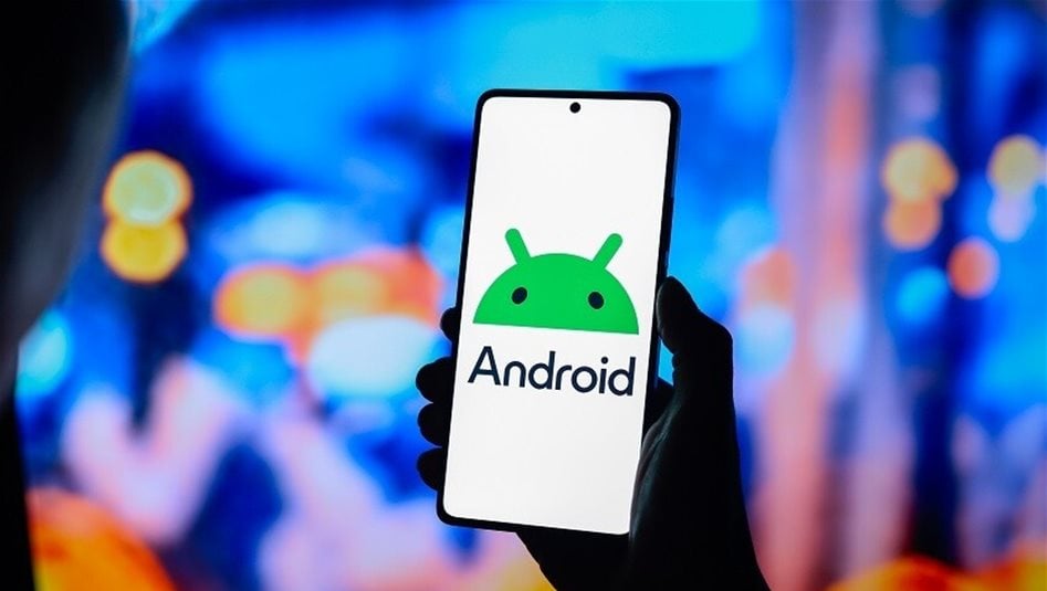 خدمة خفية تراقب كل شيء في هاتفك