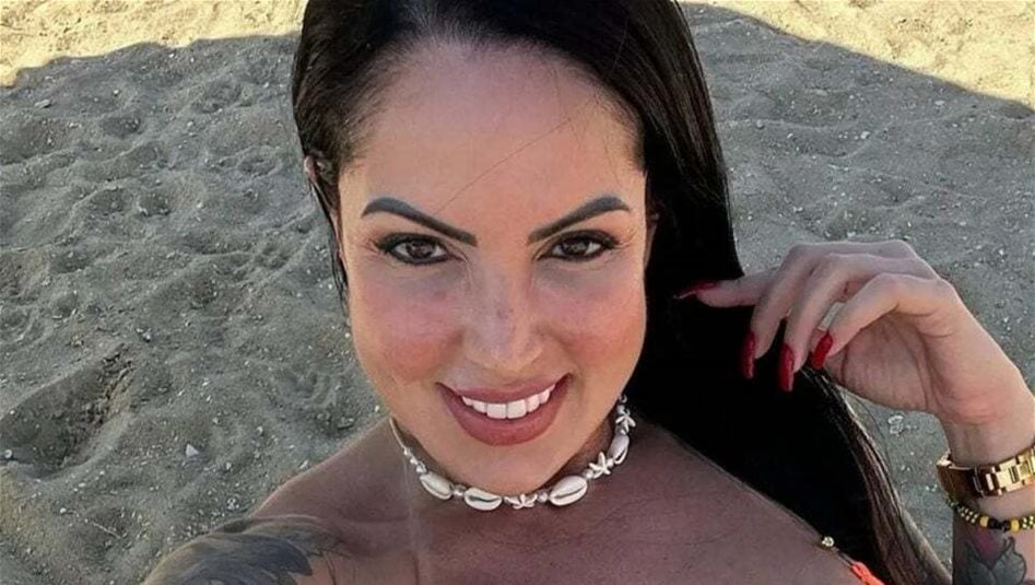 غضب بسبب ما فعلته نجمة إباحية في حدث مدرسي (فيديو)