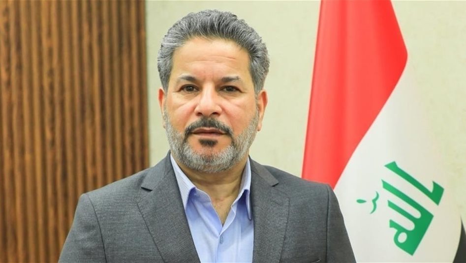 شبل الزيدي يدلي بصوته الانتخابي (صور)