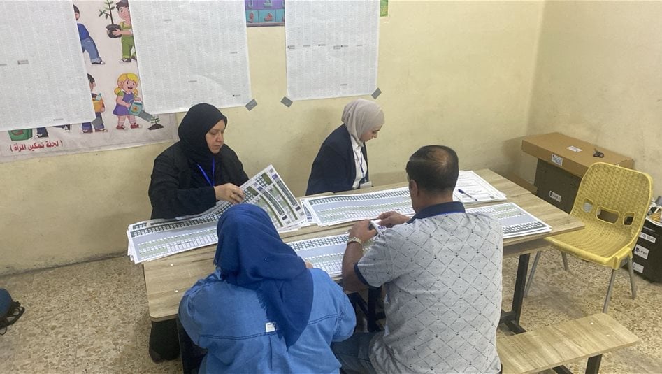 المفوضية تبدأ المطابقة اليدوية والإلكترونية لأوراق الاقتراع