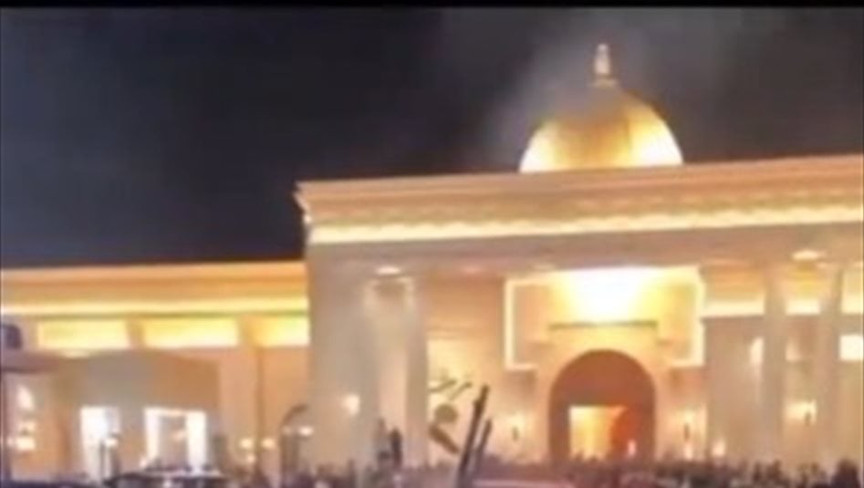 رغم التحذيرات.. جماهير مرشح في الأنبار يفتحون جبهة نارية بمناسبة فوزه (فيديو)