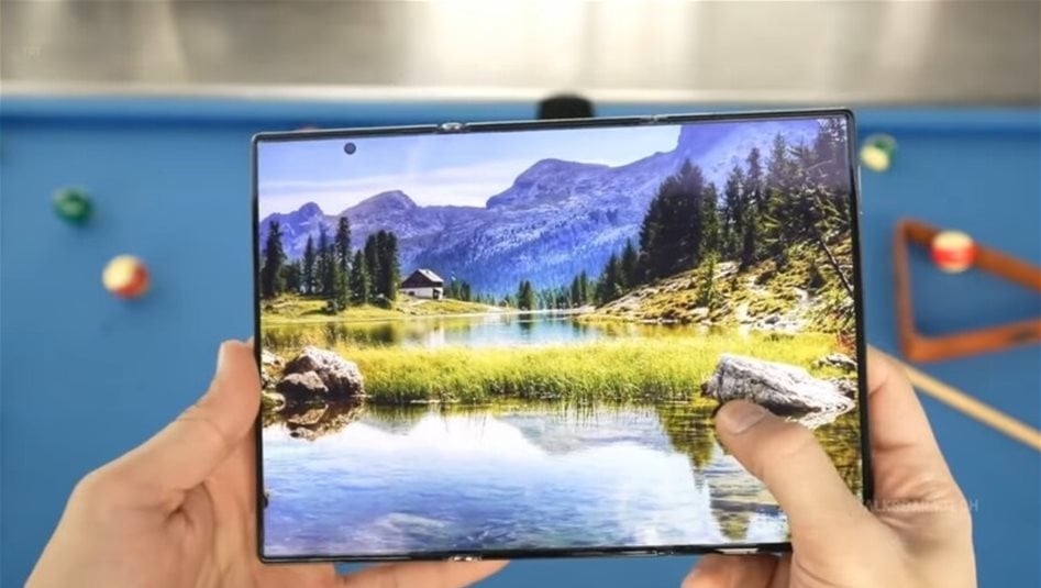 تسريبات عن أكبر هاتف قابل للطي من &quot;سامسونغ&quot;.. بحجم الحاسوب