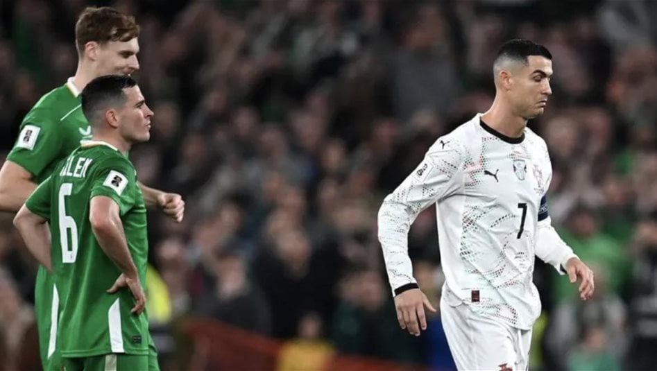 سخرية من الجماهير.. ما قصة طرد رونالدو في مباراة البرتغال وأيرلندا؟