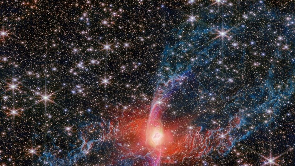 لوحة كونية نادرة.. كشف أسرارًا جديدة عن &quot;سديم العنكبوت الأحمر&quot;