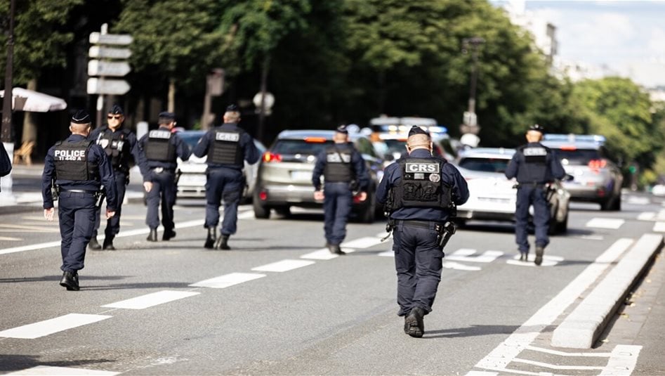 في باريس.. إنذار بوجود قنبلة يخلي شبكة تلفزيونية