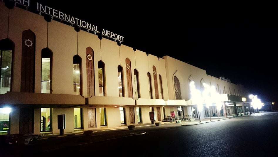 استقبال حافل لمنتخب الإمارات في مطار البصرة (فيديو)