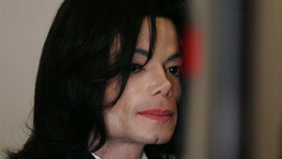 بعد 16 عاما.. تقرير تشريح مايكل جاكسون يكشف معاناته الصحية الصادمة