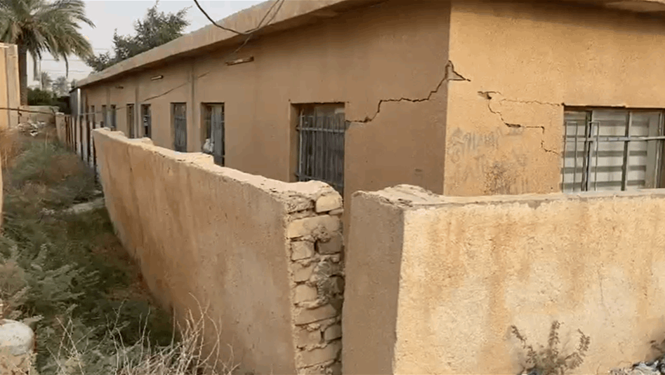 بناية آيلة للسقوط.. مدير مدرسة في المحمودية يطلب من أولياء الأمور توقيع تعهدات لإخلاء مسؤوليته!