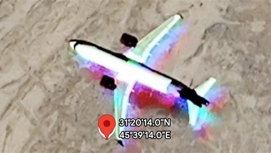 بعد أن أثارته السومرية.. النقل توضح بشأن طائرة ركاب مركونة في صحراء الوركاء