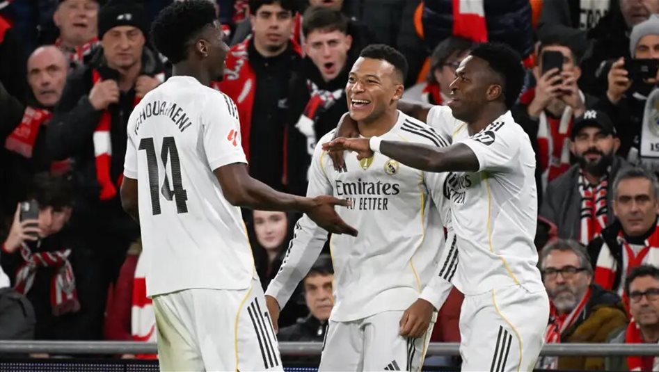 ريال مدريد يهزم بيلباو بثلاثية ويواصل مطاردة برشلونة