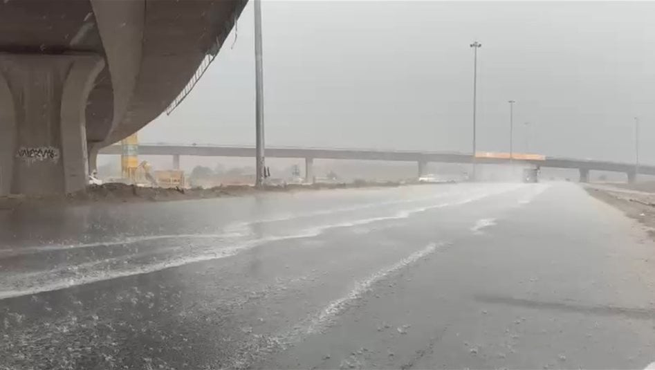 أمطار &quot;مُخيفة&quot; تغرق سريع الدورة في بغداد 