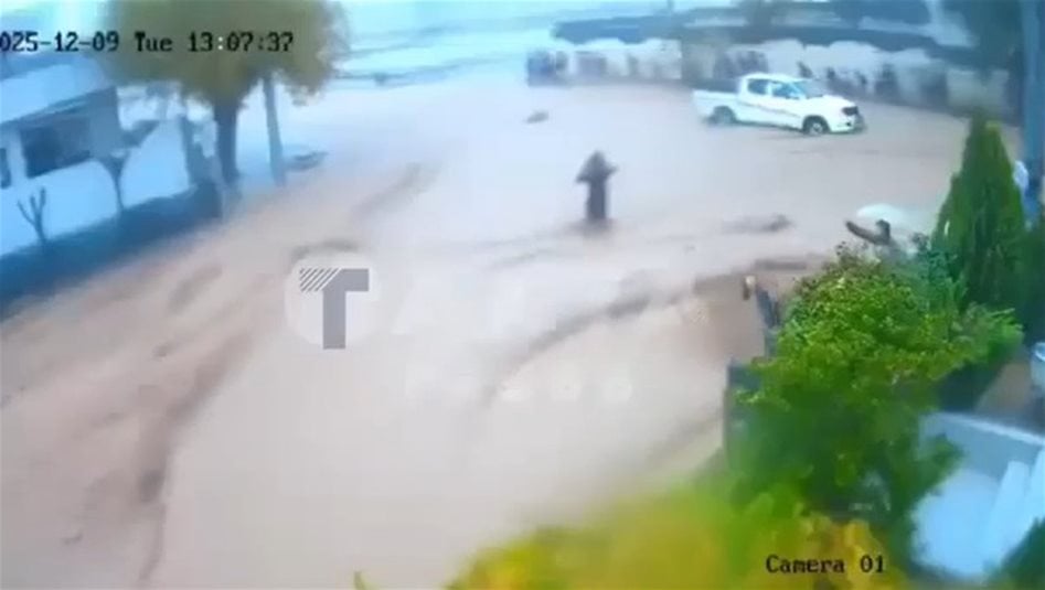 تلاميذ في جمجمال ينجون من كارثة بعد انهيار جدار مدرسة كانوا بجانبه (فيديو)