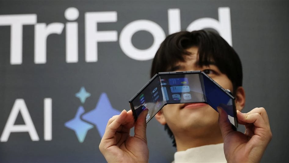 سامسونغ&quot; تطلق هاتف &quot;غالاكسي زد تراي فولد&quot;