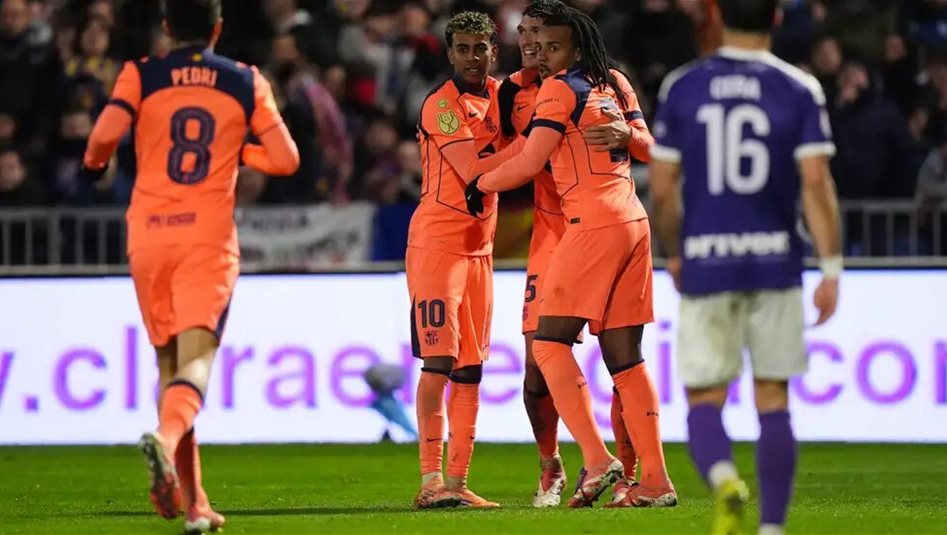 برشلونة يهزم جوادالاخار ويبلغ ثمن نهائي كأس الملك 