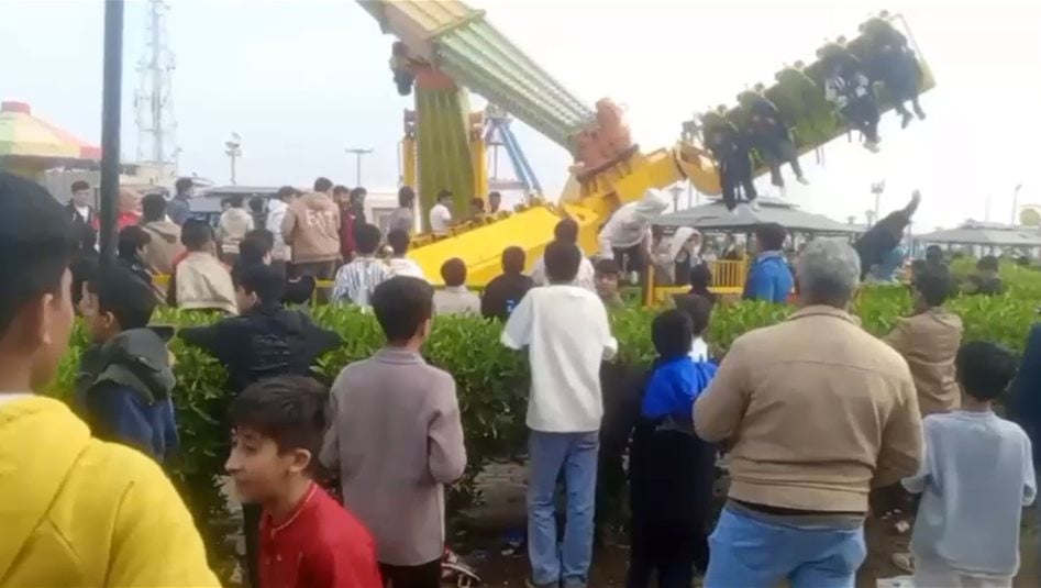 أثناء سفرة مدرسية.. سقوط لعبة "المقص" وإصابة عدد من التلاميذ في البصرة (فيديو)