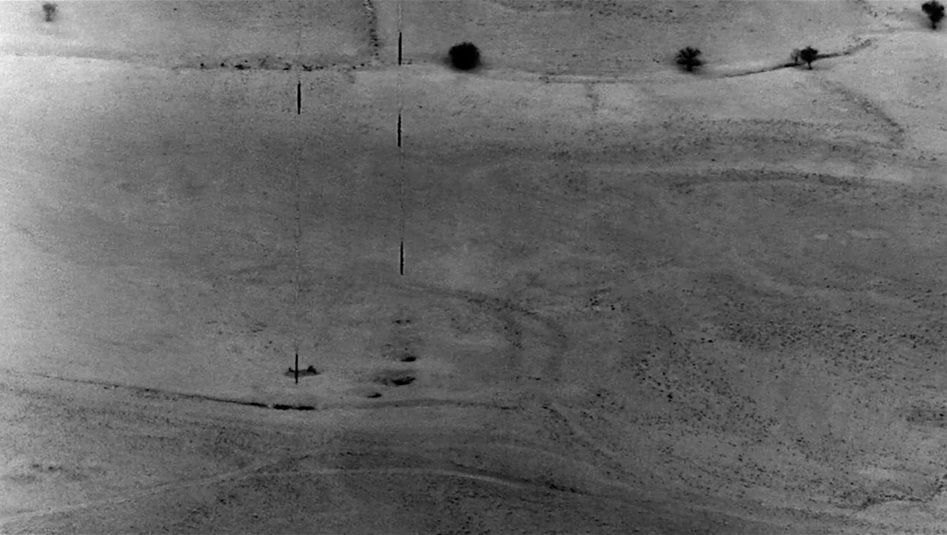 الصواريخ نزلت كالمطر وطالت 70 موقعا.. مشاهد لـ"انتقام الصقر الامريكي" من داعش في سوريا (فيديو)