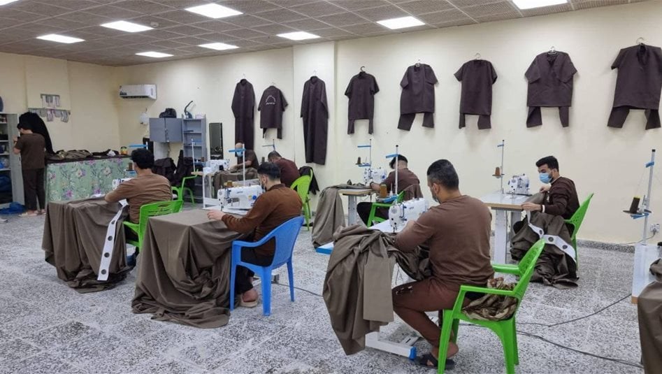 من إنتاج النزلاء.. سجن النجف يطلق حملة لتجهيز دور الأيتام وكبار السن بالأثاث 