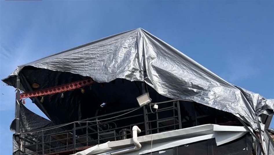 الدفاع المدني ينقذ 4 عمال سوريين إثر انهيار مقهى في الكريعات (صور) 