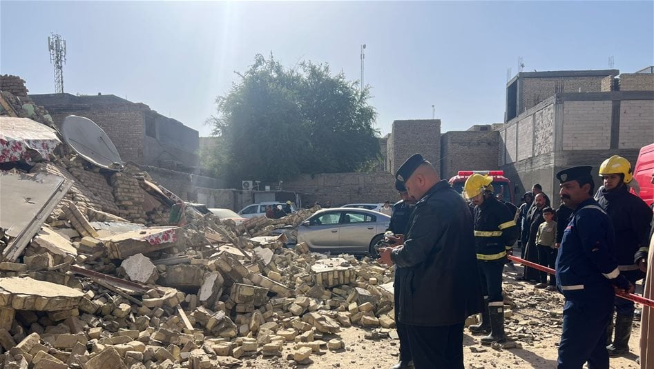 انهيار مبنى قديم في محافظة المثنى يدمر 6 سيارات (صور) 