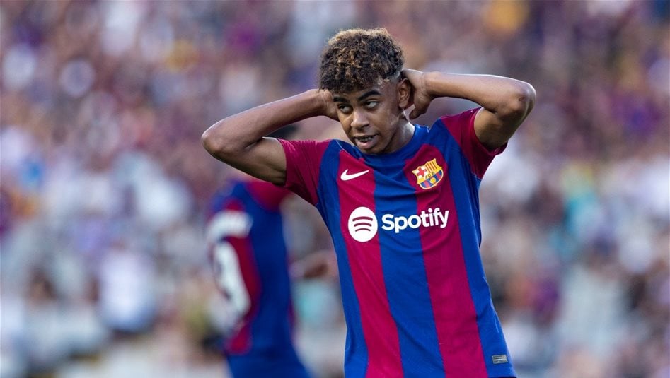 لامين يامال يغيب ويثير الذعر في برشلونة 