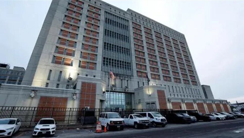 "طعام بالديدان" و"عمليات طعن مميتة".. ماذا تعرف عن السجن الذي يقبع فيه مادورو