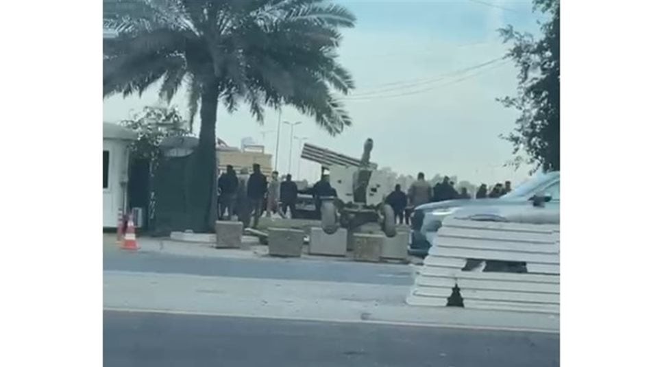 اليات مدرعة ومدافع ثقيلة بمدخل المنطقة الخضراء.. والسبب؟ 