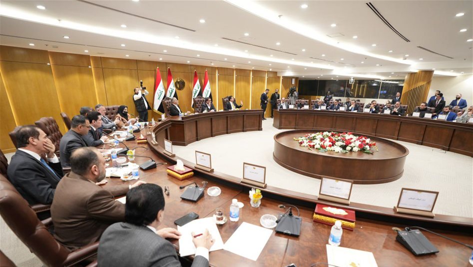 رئاسة البرلمان تعقد اجتماعاً موسعاً مع رؤساء الكتل لحسم ملف اللجان النيابية 