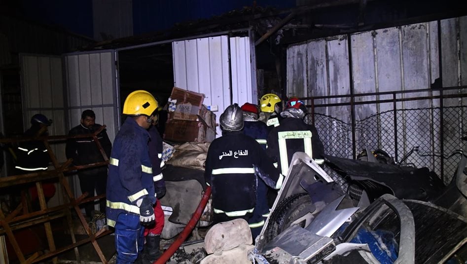 في بغداد.. إخماد حريق بورشة ومخزن للأدوات الاحتياطية 