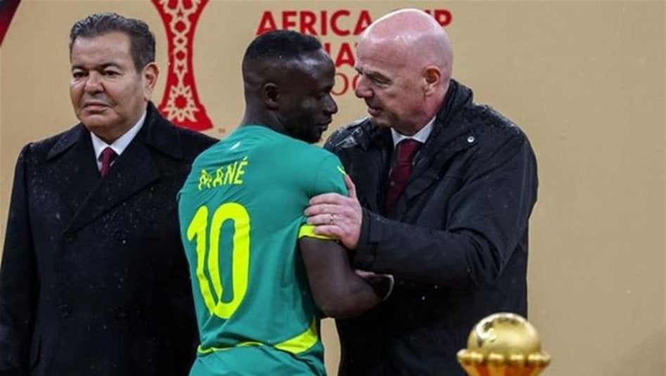 رئيس quot;الفيفاquot; يطالب quot;الكافquot; بالتحرك بسبب أحداث نهائي أمم أفريقيا 