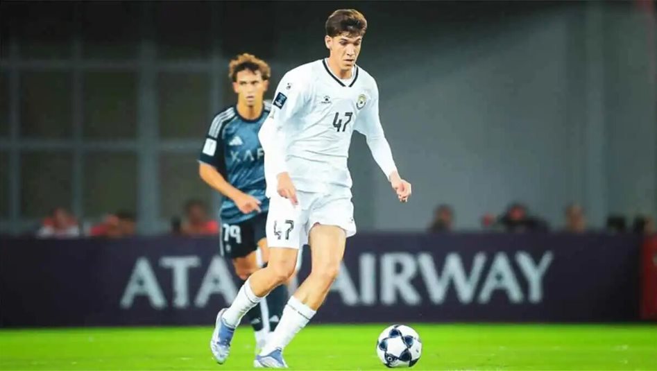 جيسوس وجّه له سؤالين.. من هو اللاعب العراقي حيدر عبد الكريم؟ 