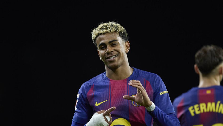 برشلونة يلزم لاعبيه باستكمال دراستهم 